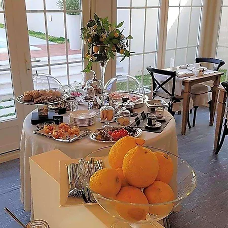 Lemon House 4*