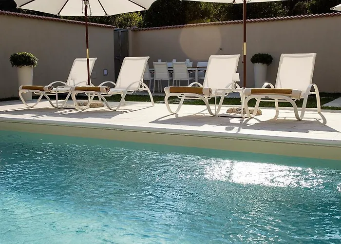 Lemon House Bed and Breakfast 4*