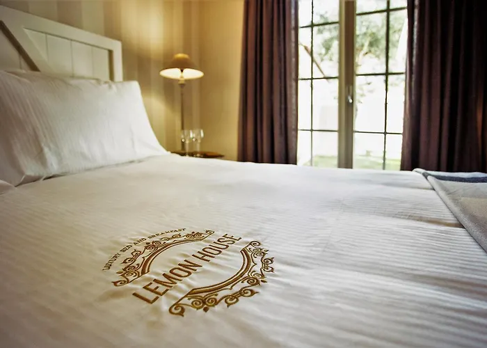 Lemon House Bed and Breakfast 4*